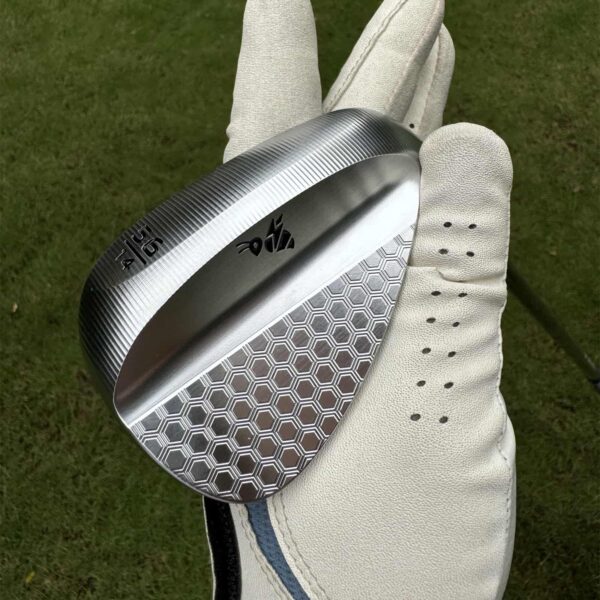 Calong Super Bee Forged Golf Wedges Silvery With Dynamic Gold 115 Wedge Steel Shaft Milled Face Sand Wedge - Image 2